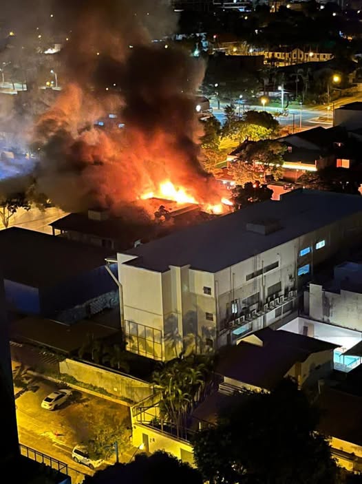 ¿Un hospital con más de 100 pacientes se incendió durante la noche? Esto es lo que realmente puede confirmarse sobre la imagen viral