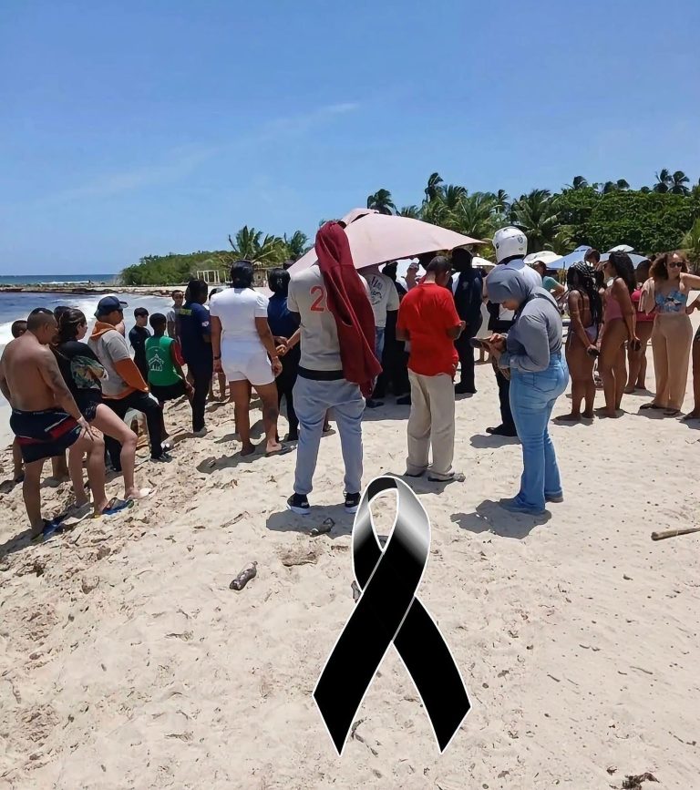 Alarma en una playa tras notar algo moviéndose entre las olas: esto es lo que realmente se sabe
