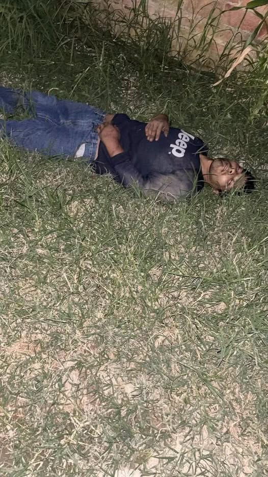 un hombre detrás de una escuela en Tesistán y el caso genera preocupación
