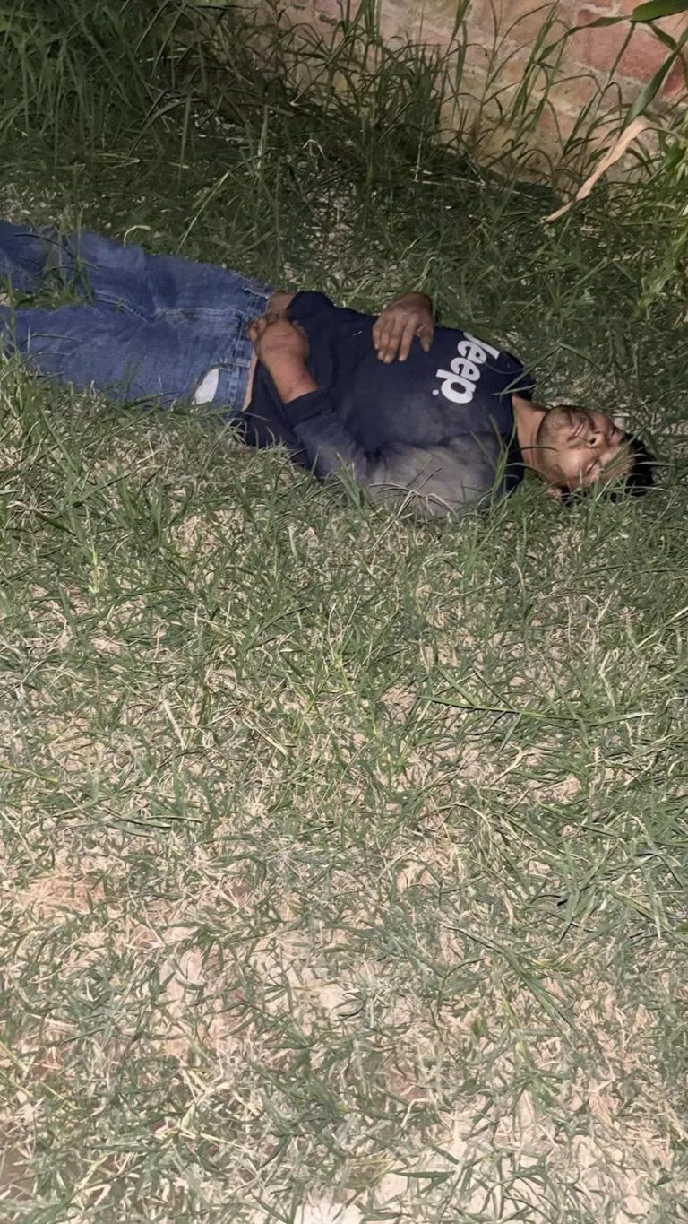 Hombre es auxiliado detrás de una escuela en Tesistán y trasladado para recibir atención