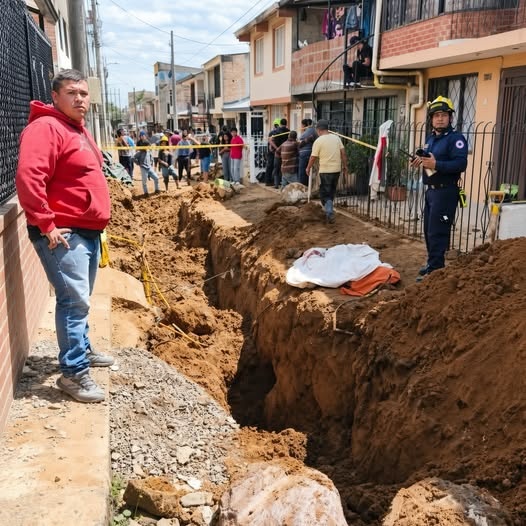Una excavación en plena calle sorprende a vecinos y obliga a detener los trabajos