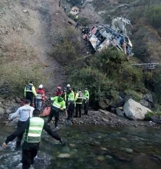 Amplio operativo de emergencia tras incidente de transporte en una zona montañosa
