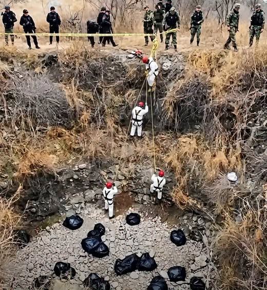MACABRO: LOCALIZAN MÚLTIPLES BOLSAS EN UNA BARRANCA Y ACTIVAN UN AMPLIO OPERATIVO